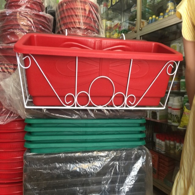 Combo 2 Chậu móc lan can dài 48cm x 20cm x 16cm gồm móc sắt và chậu