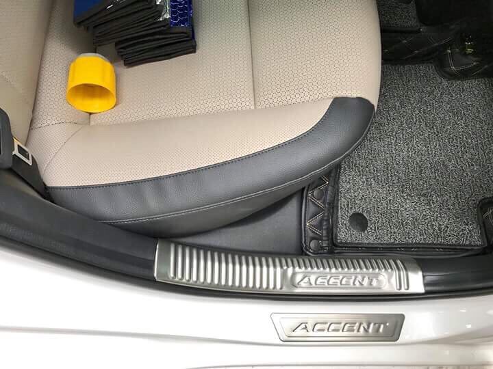 Ốp Bậc Cửa Xe Accent mẫu INOX cao cấp đời 2018 2019 2020 2021 - 8 chi tiết Bảo Vệ Chống Xước Bậc Cửa