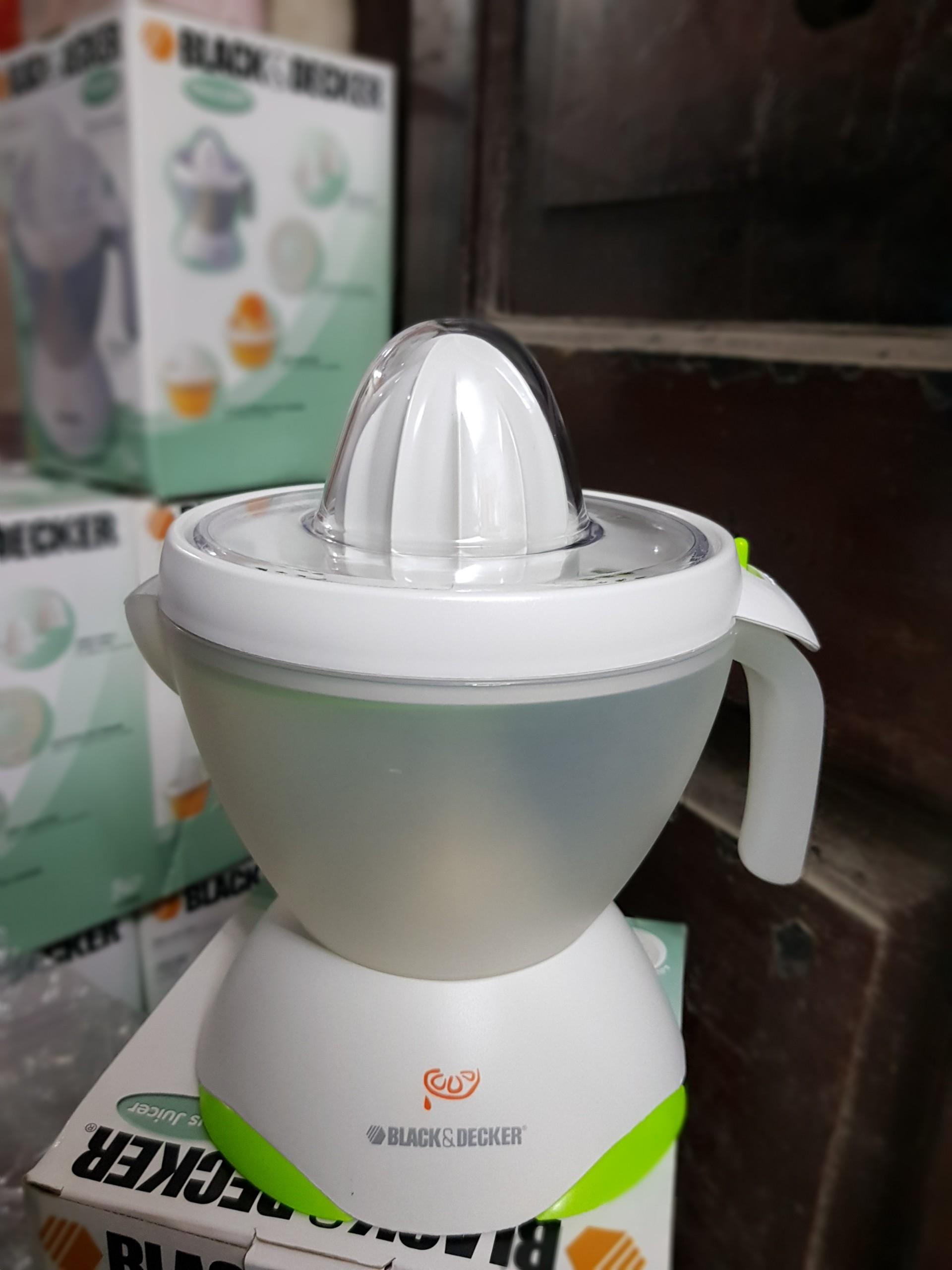 Máy vắt cam black & decker-cj600