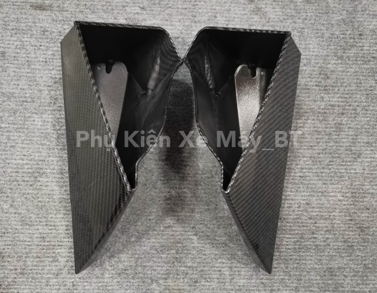 Hộc đựng chứa đồ xe 2 bên nvx v2 2021 đến 2023