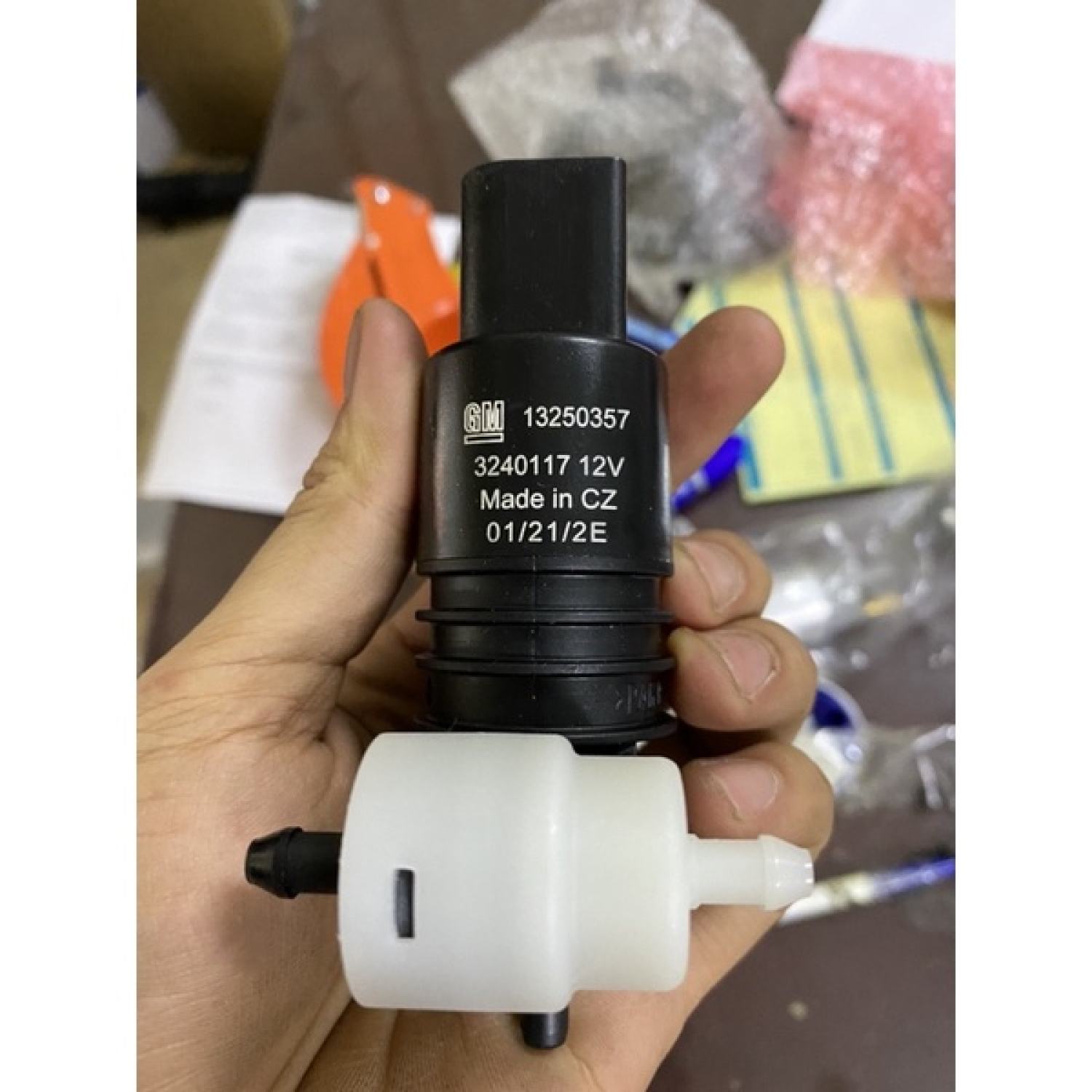 Mô tơ bơm nước rửa kính orlando gm:13250357