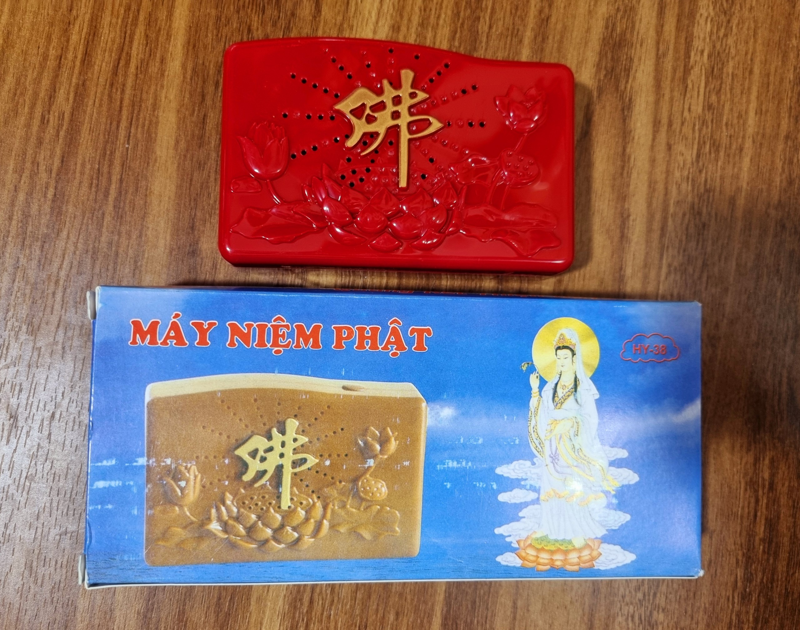 Máy niệm Phật, đài tụng kinh, máy nghe pháp cài sẵn 8 bài, kèm củ sạc