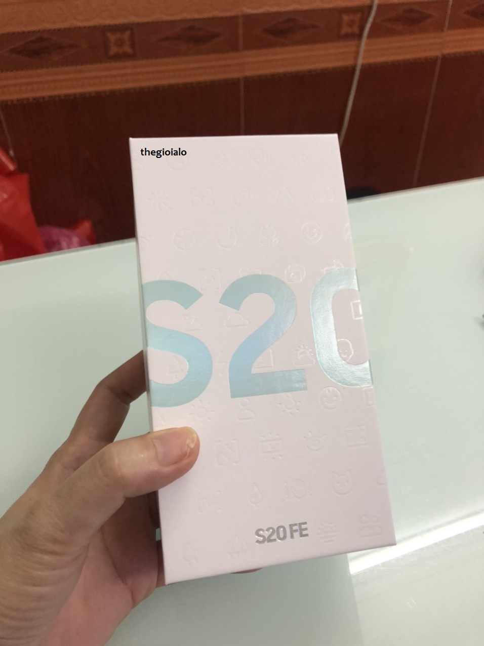 (Trả góp 0%)Điện thoại Samsung Galaxy S20 FE 8GB/256GB, nguyên seal, chính hãng, MỚI 100%, Màn hình: 6.5", FHD+, Super AMOLED, Camera sau: 12.0 MP + 12.0 MP + 8.0 MP, Camera Selfie: 32.0 MP, Chipset: Snapdradon 865