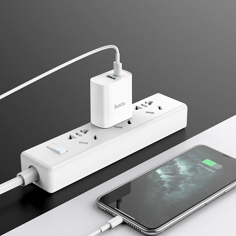 Bộ sạc nhanh Hoco C80A 1 cổng USB + 1 cổng Type-C 3.1A QC3.0 20W kèm cáp lightning dài 1.0m