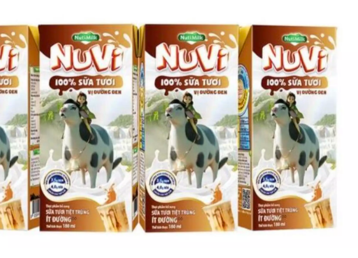 4 LỐC 16 Hộp NuVi 100% Sữa Tươi Sữa Tươi Tiệt Trùng Ít Đường Vị Đường Đen