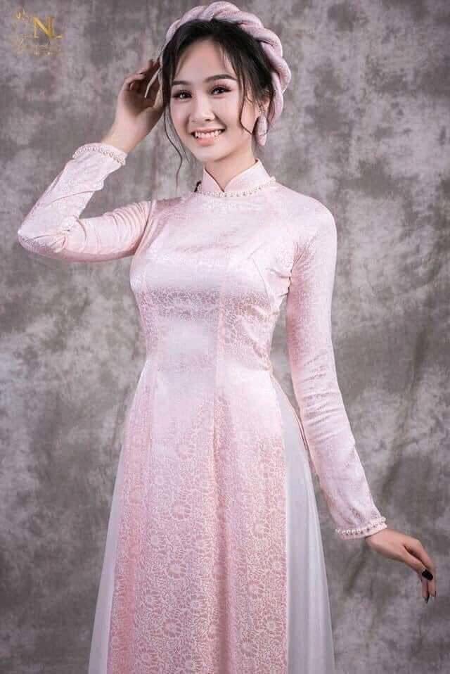 Áo dài gâm tơ đính ngọc màu hồng