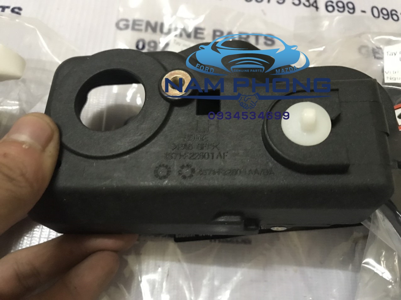 Tay mở cửa trong mondeo 05 rh 1s71f22620ac