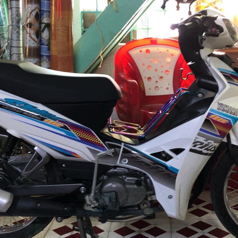 Tem rời Sirius tam giác dán xe trắng decal 3 lớp ko bay màu bong tróc