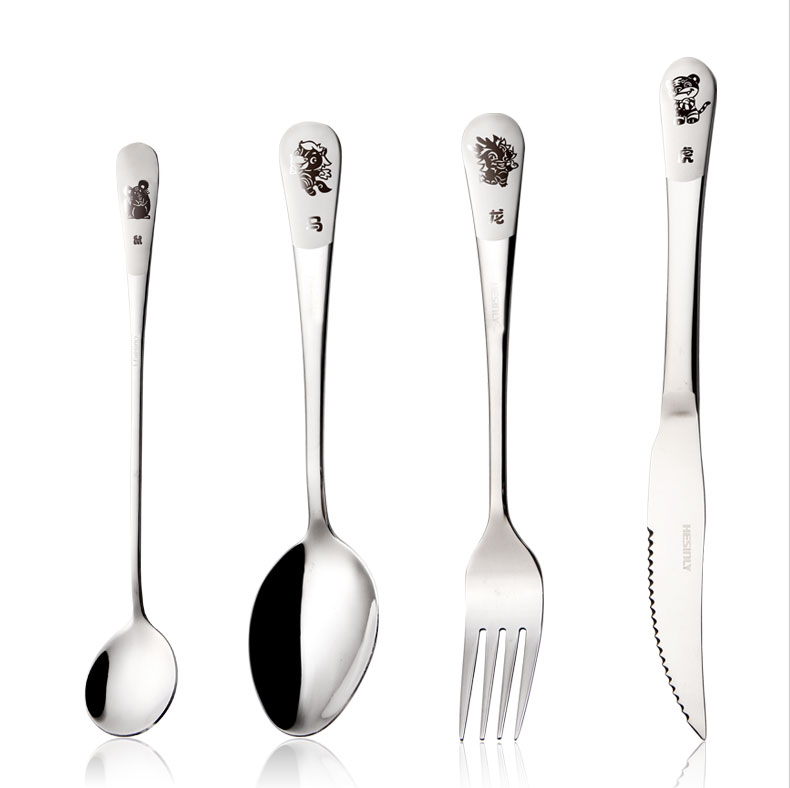 [HCM]Combo 4 loại thìa muỗng dao nĩa khắc 12 con giáp bằng INox 304 cao cấp dụng cụ bàn ăn đồ dùng du lịch cơm trưa văn phòng tiện dụng