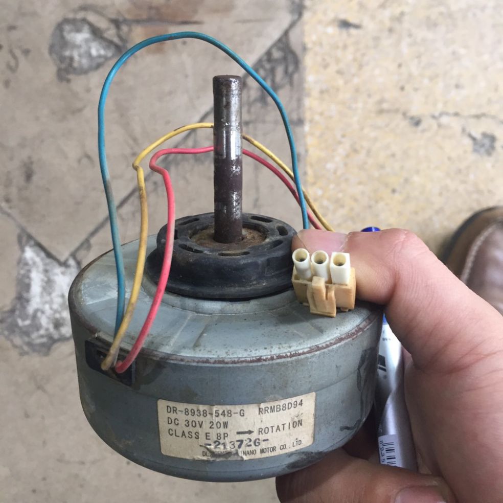 Quạt Hitachi, dàn lạnh máy lạnh , 30vdc /20w