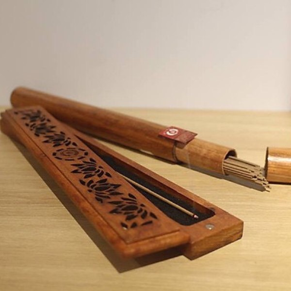 Hộp gỗ xông trầm hương và ống gỗ đựng nhang không tăm