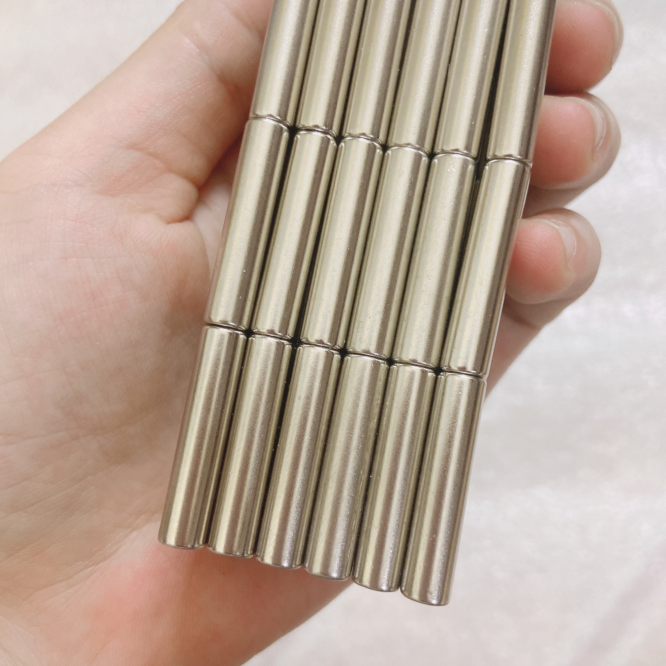 Nam châm đất hiếm hình trụ kích thước 6x30mm hút mạnh