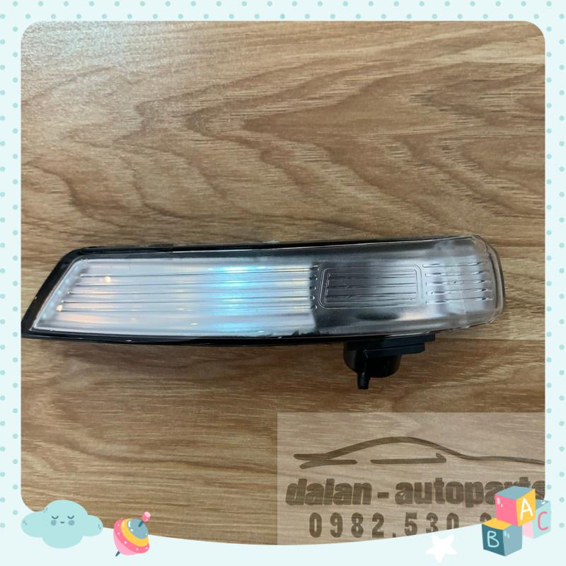 Đèn xi nhan trên gương dùng cho xe ford focus 2009 - 2018 - 8m5113b384ba