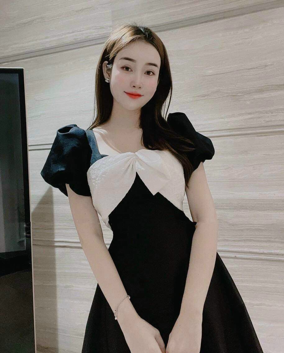 Đầm xòe phối trắng đen