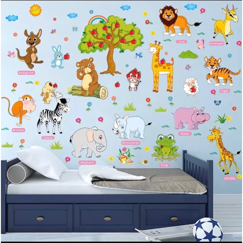 Decal dán tường gấu cây táo và thú tiếng anh