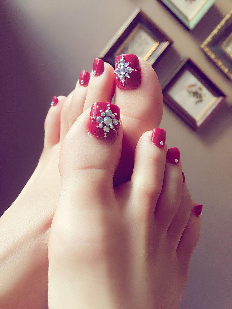 Bộ 24 Móng Chân Giả đỏ đính đá (kèm keo)