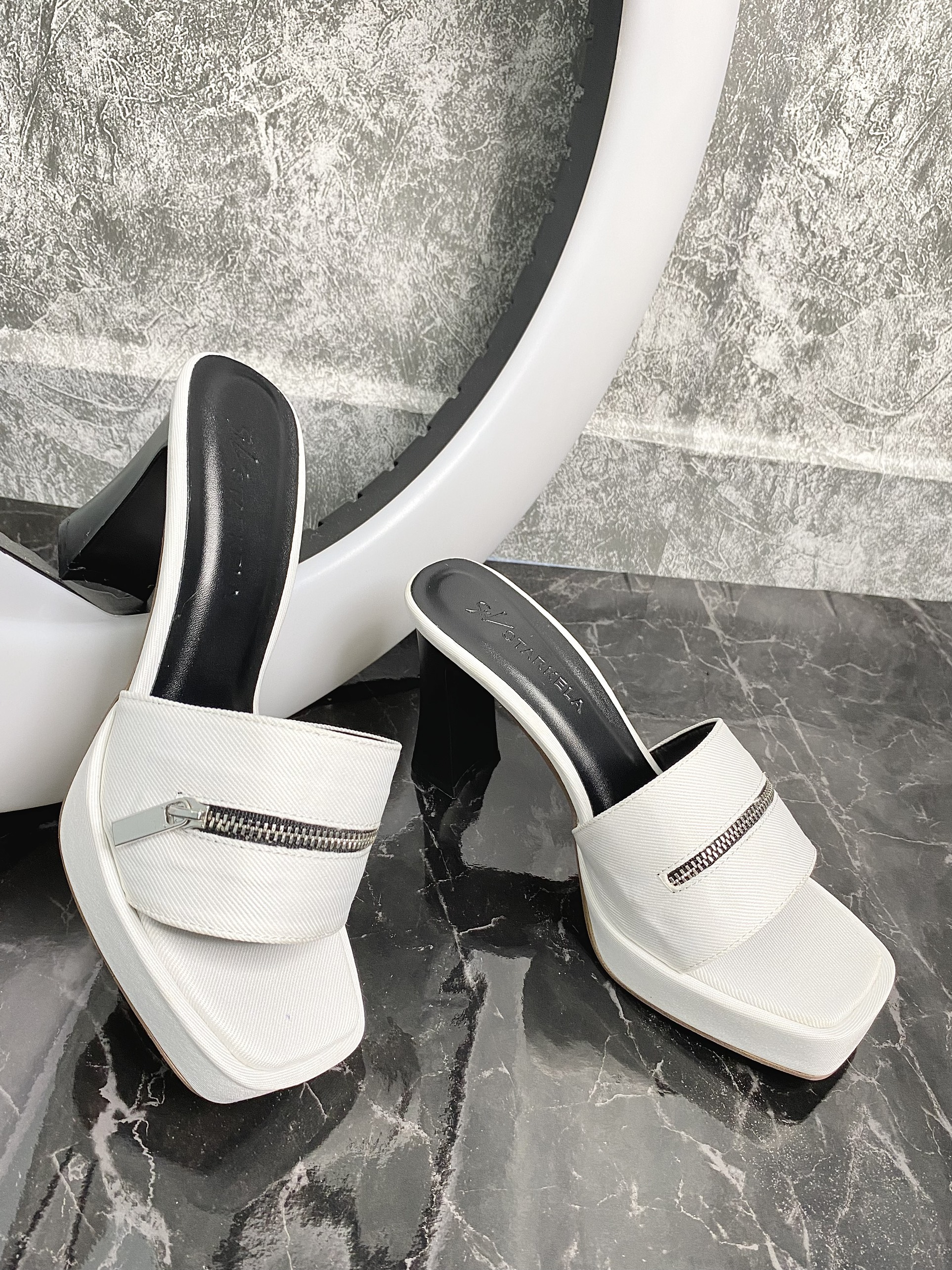 Dép Guốc Nữ Cao Gót Đế Đúc Liền Siêu Nhẹ Phối Dây Khóa Kéo Vàng Sang Chảnh