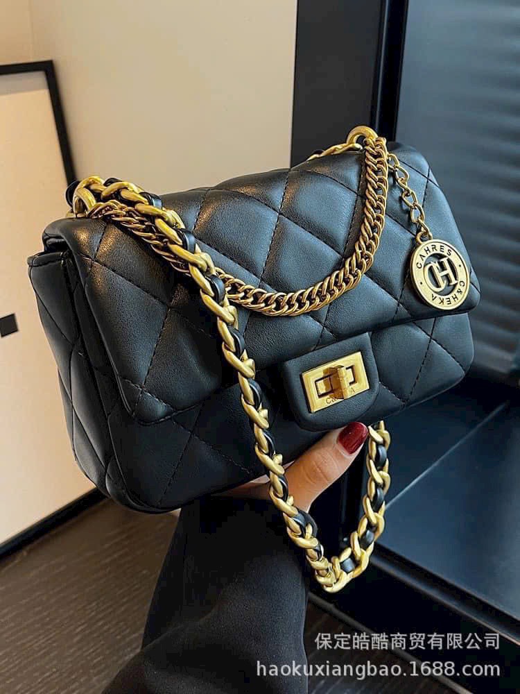 Túi đeo vai đeo chéo da trám kèm phụ kiện móc tròn 1589