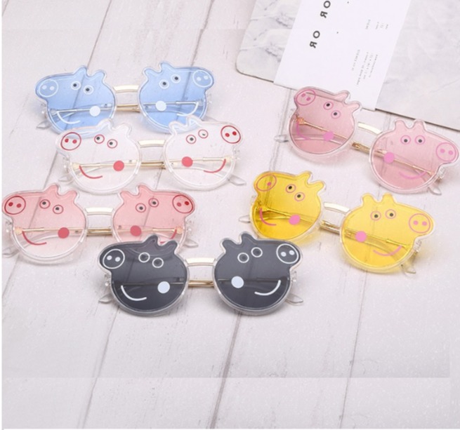 KÍNH RÂM CHO BÉ HOẠT HÌNH HÌNH HEO DỄ THƯƠNG NHIỀU MÀU_Kính mát trẻ em kính em bé Kính cho bé Kính trẻ em Kính thời trang trẻ em Kính chống chói trẻ em