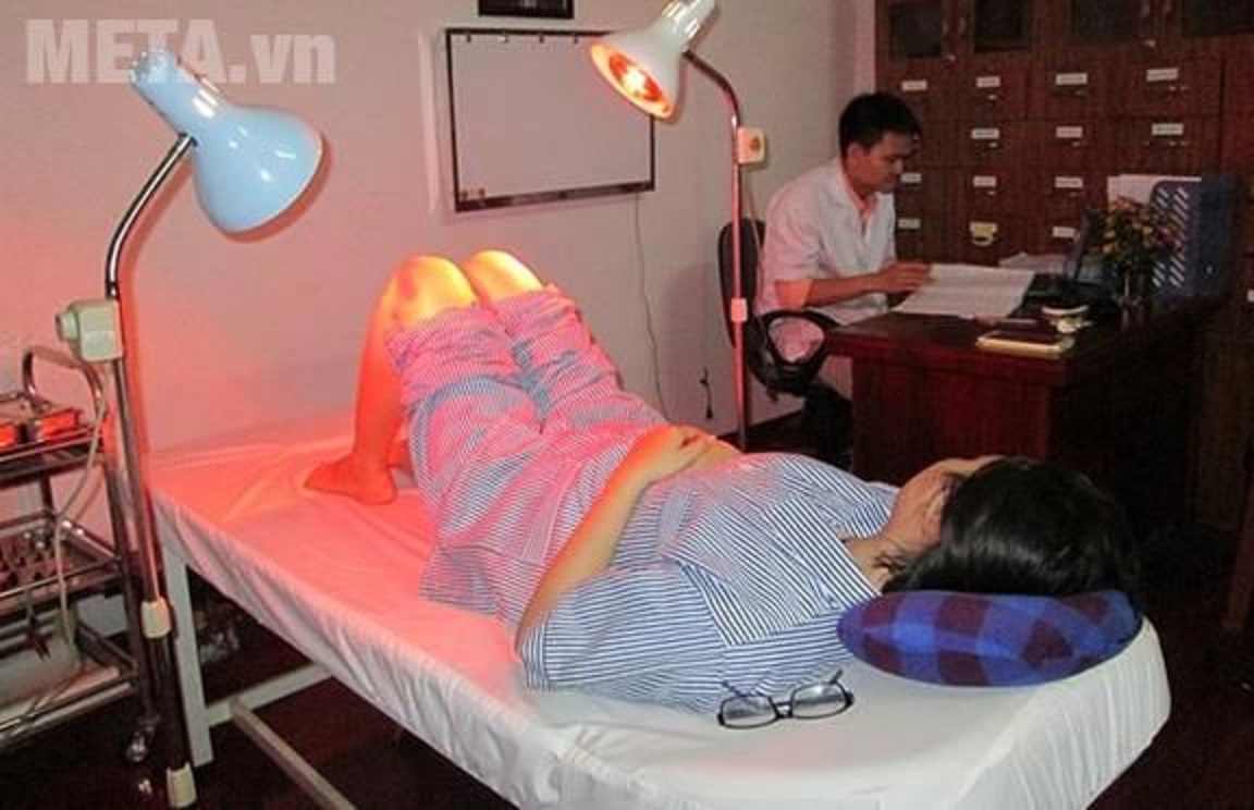 Bảo hành 3 năm Đèn gù hồng ngoại TNE chân cao đèn gù hồng ngoại sưởi ấm khám bệnh chân cao 1,7m + Bóng 250WTăng giảm áp