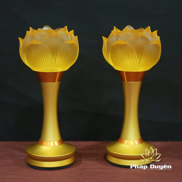 Đôi Đèn Thờ Hoa Sen Cửu Liên Nhựa Thủy Lưu Ly Đổi Màu, Thân Hợp Kim Vàng - Đèn Thờ LED Nhiều Kích Thước