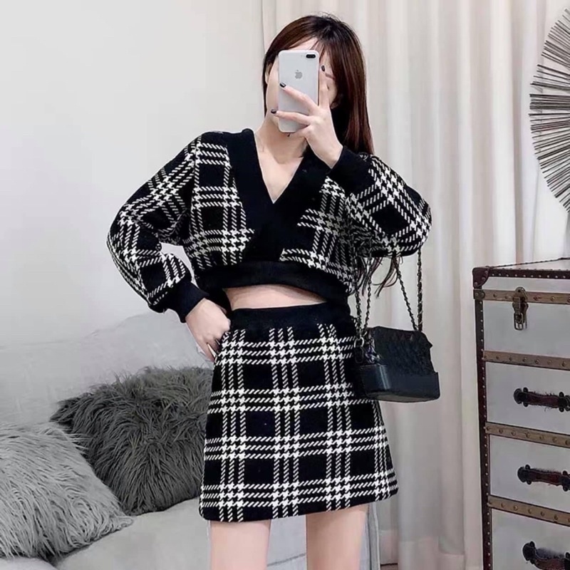 Set bộ dạ kẻ áo croptop mix chân váy