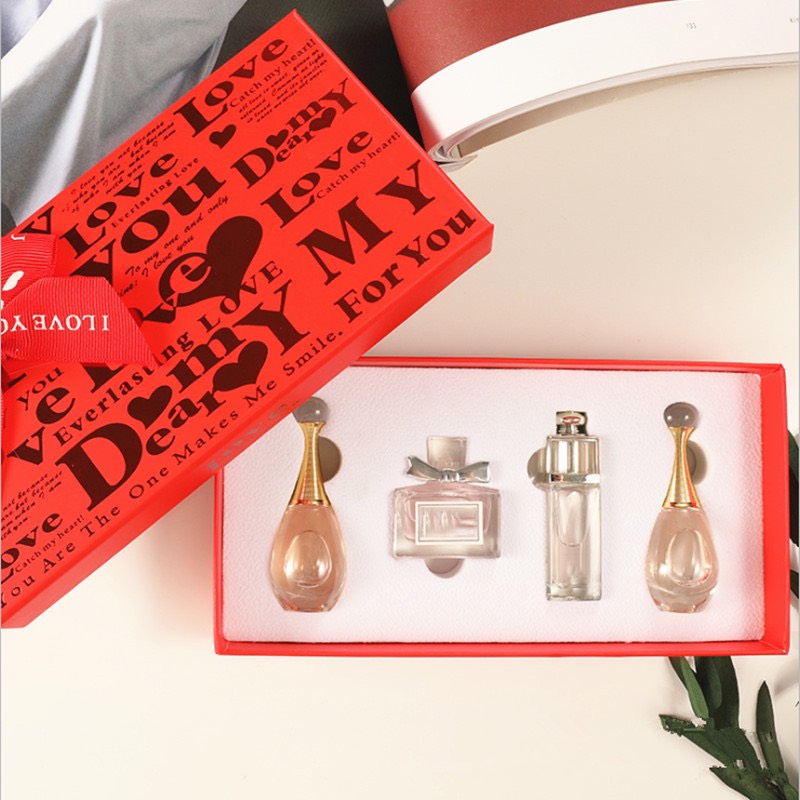 Set nước hoa Dior 4 chai, mùi thơm dịu nhẹ, mẫu hộp sang trọng