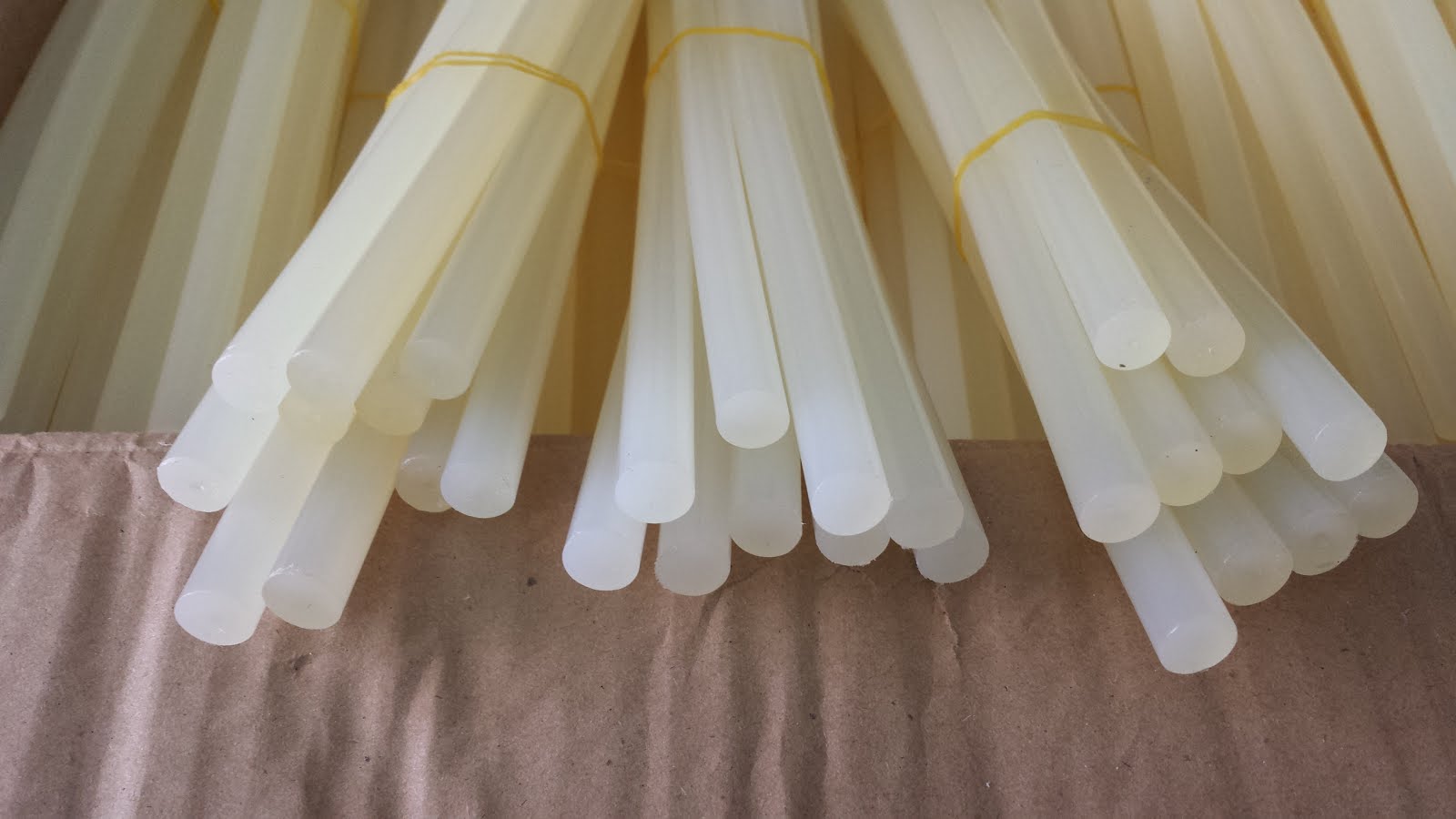 Combo 200 cây keo nến - Keo silicon loại to 10mm / màu trắng