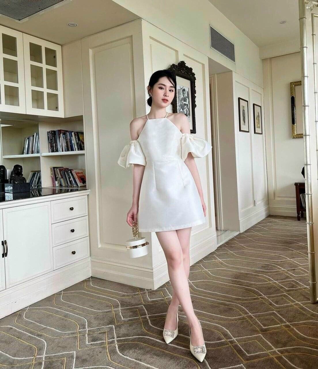 Đầm yếm ngắn tay búp dự tiệc xinh