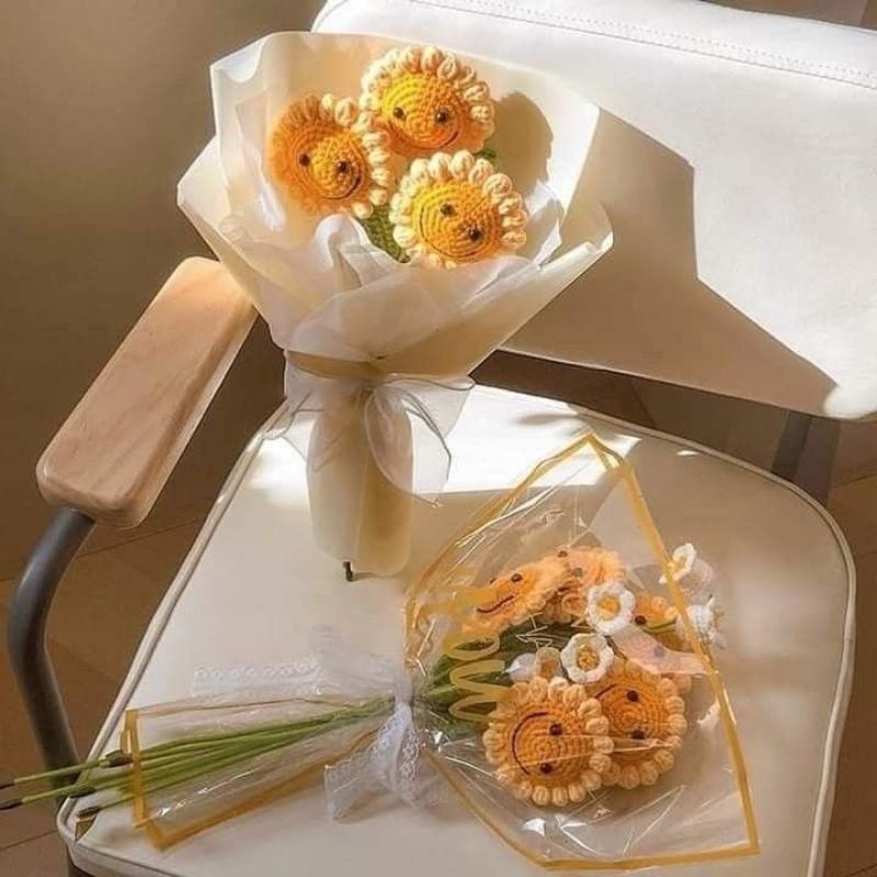 Hoa hướng dương mặt cười dệt kim