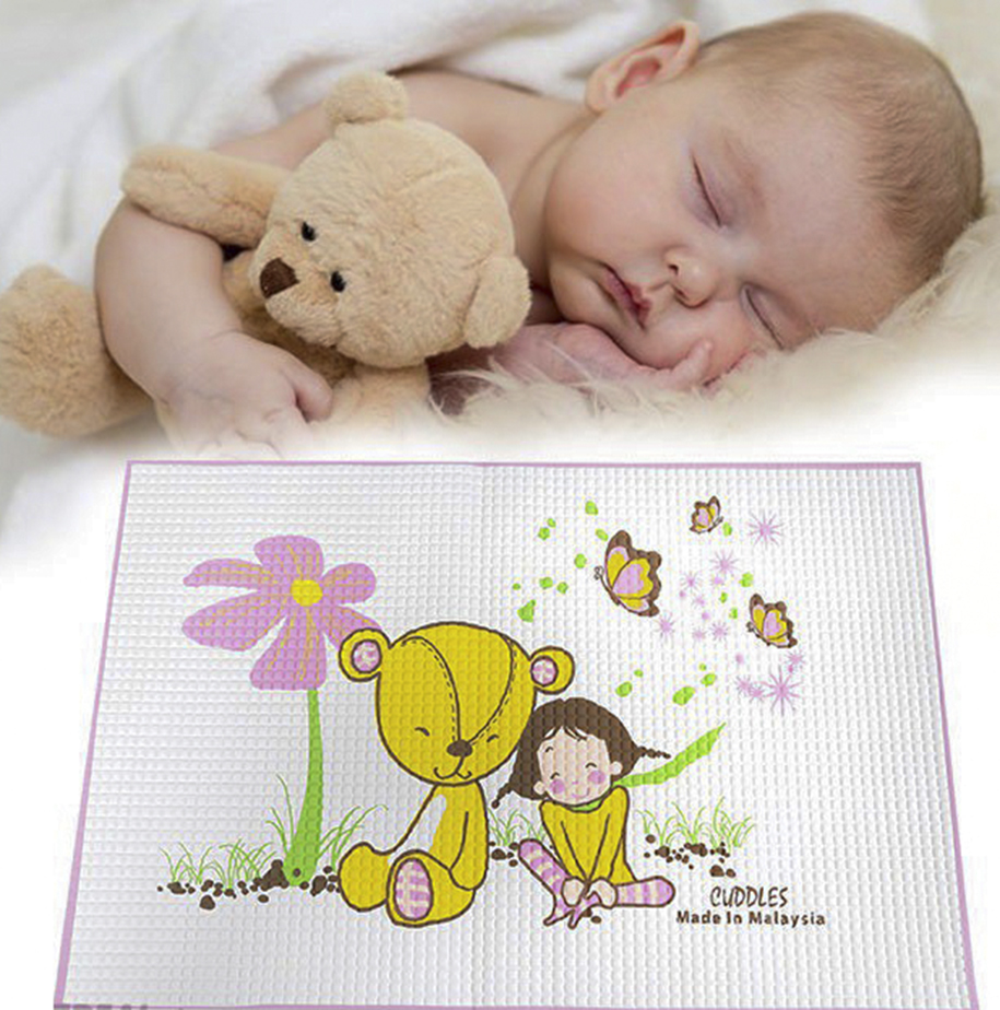 Chiếu cao su, tấm lót chống thấm Cuddles loại tốt, nhập malaysia đạt chuẩn chất lượng cho Bé KT 60x90