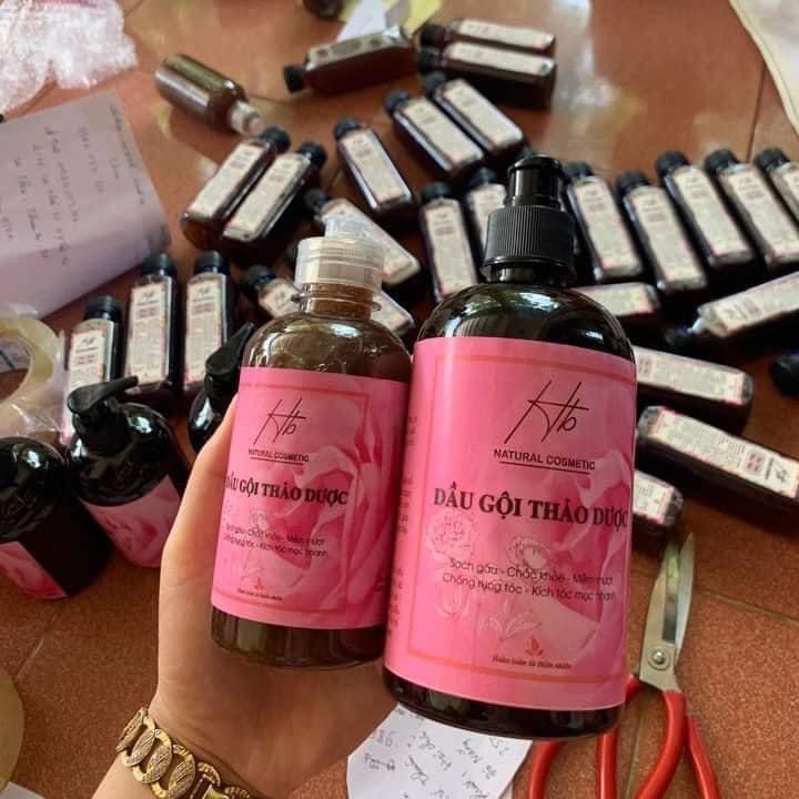 Dầu gội thảo dược và tinh chất thảo mộc Hiền Bùi