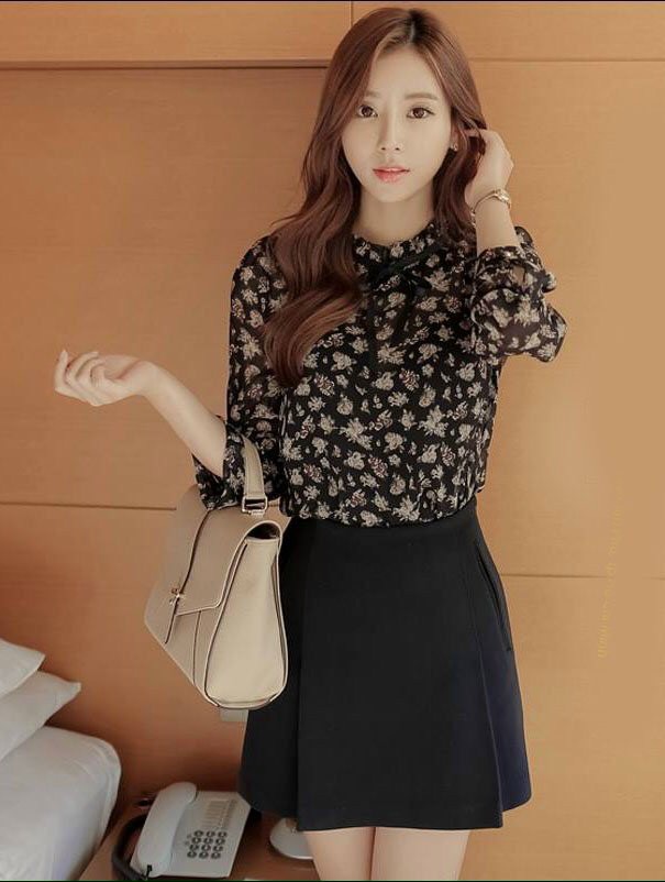 Áo sơ mi cổ bèo nữ tính