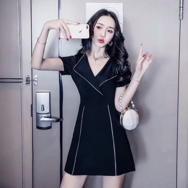 Đầm sơ mi đen viền trắng