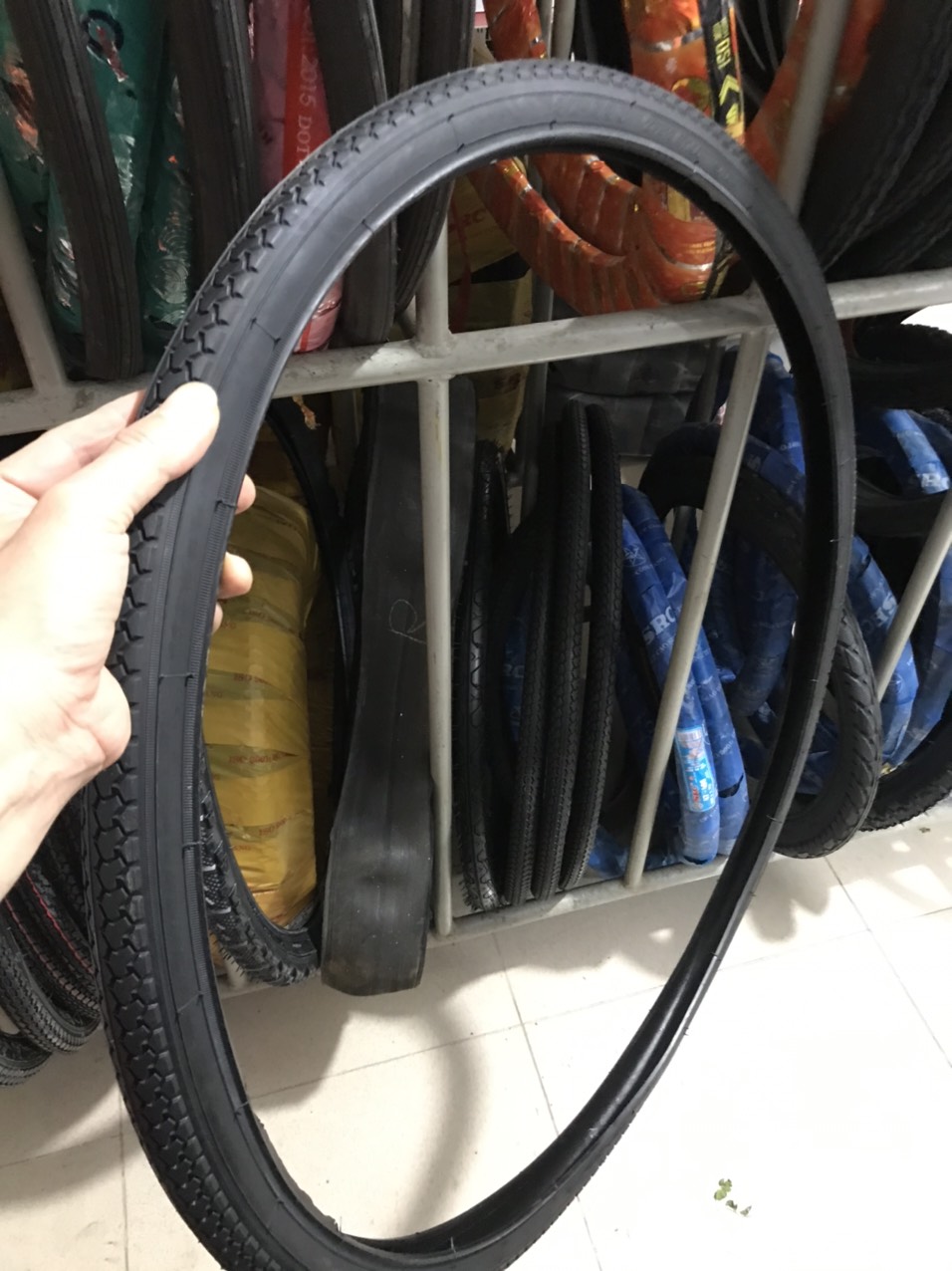 Vỏ Lốp Xe Đạp Nhật Sao Vàng SRC 37-630 (27X1 3/8) 700 Loại Tốt