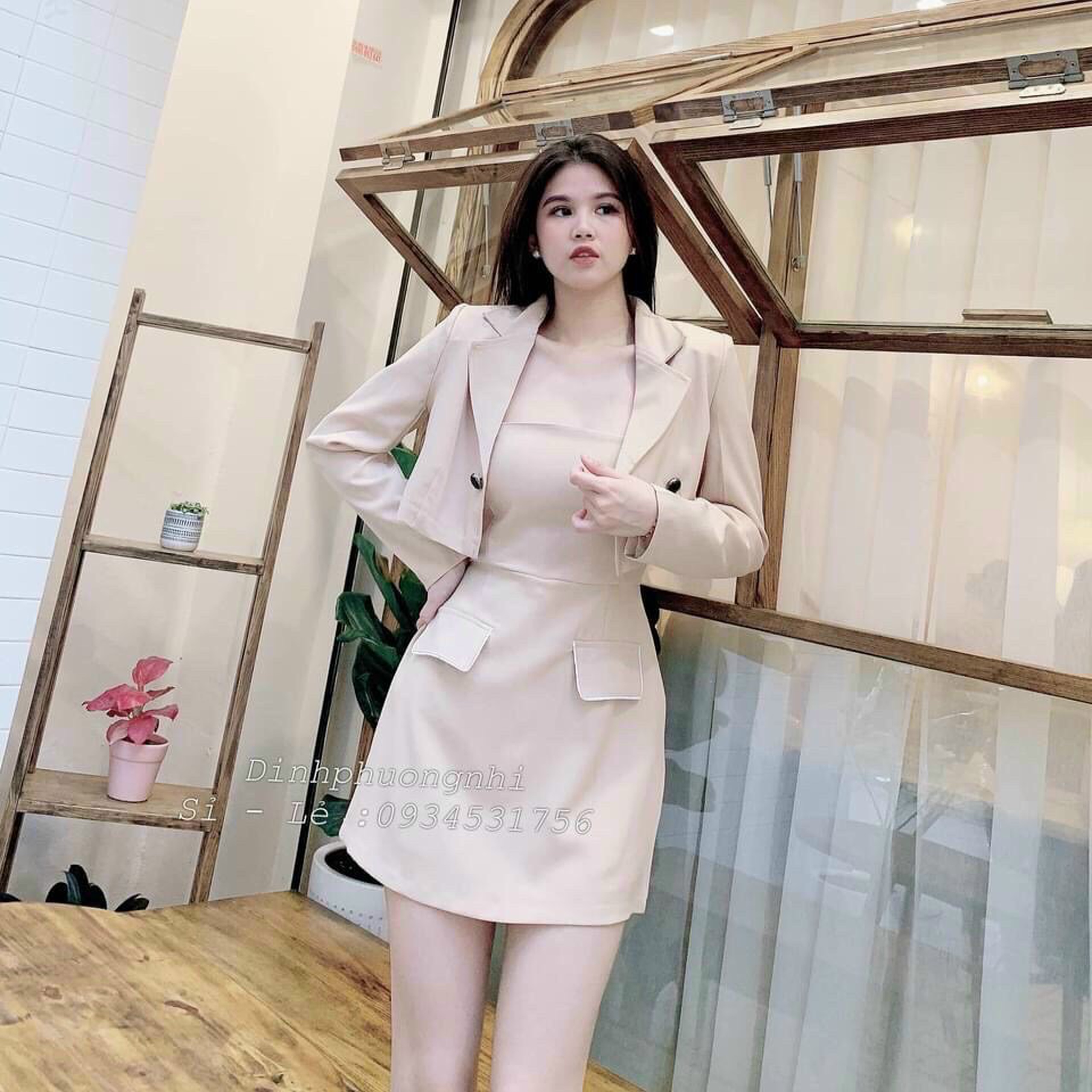 Set siêu phẩm mẫu mới đầm hai dây kèm áo khoác vest sang chảnh