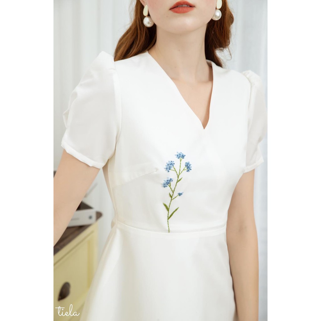 Tiela đầm thêu hoa vạt chéo - stella dress
