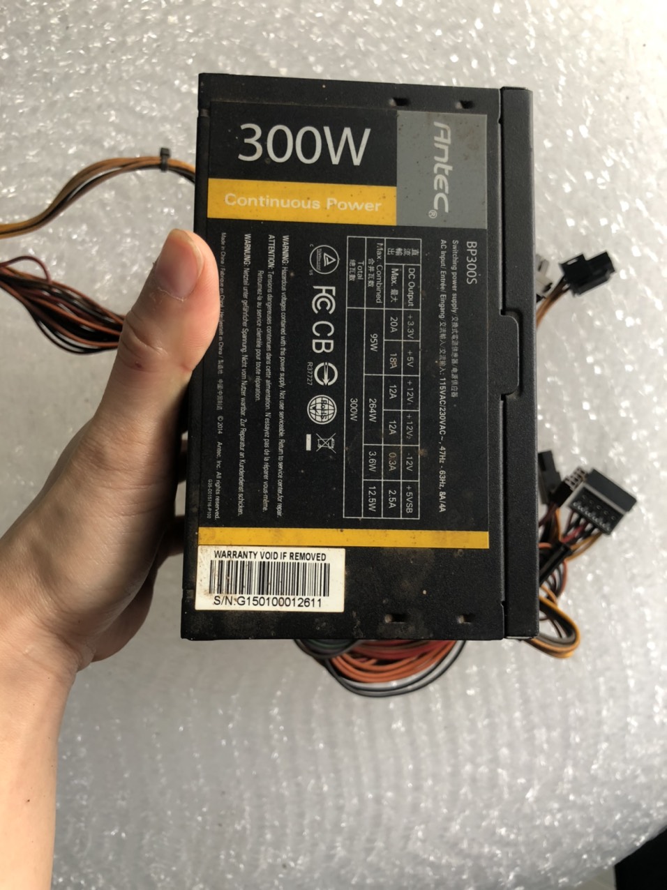 Nguồn máy tính Antec 300w đã qua sử dụng. 1 đổi 1 trong 1 tháng.