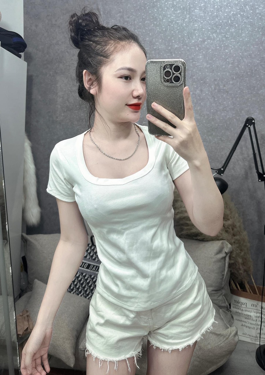 Áo thun body tay ngắn cổ U