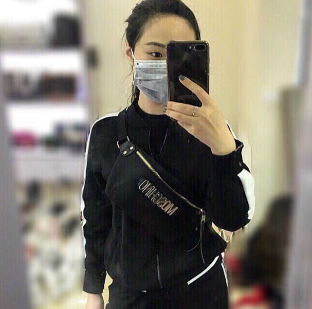 Túi đeo chéo Moschino bumbag size 25cm  ảnh thật