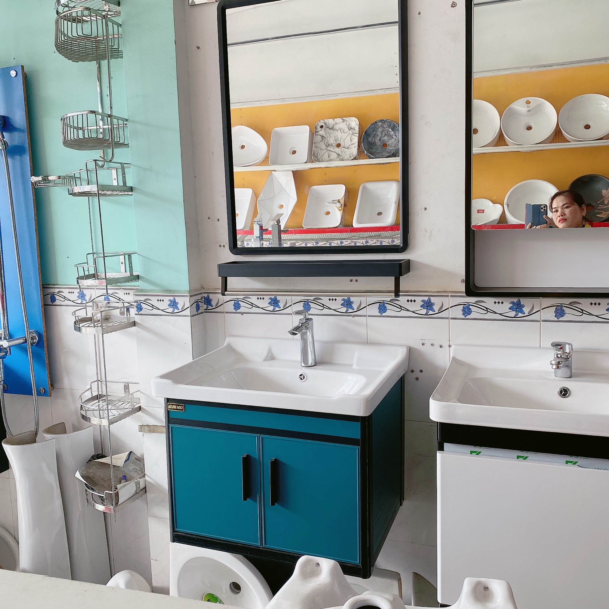 Bộ Tủ Lavabo trắng đen