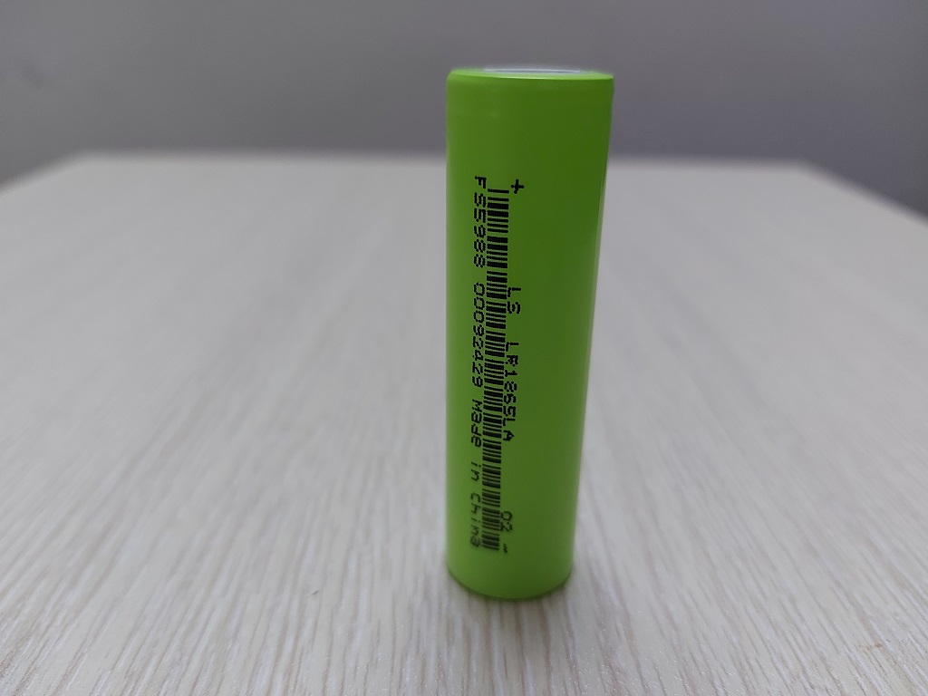 Cell pin LS xanh 18650 dung lượng 2000mAh dòng xả cao 20A chung dùng cho máy cắt, máy khoan