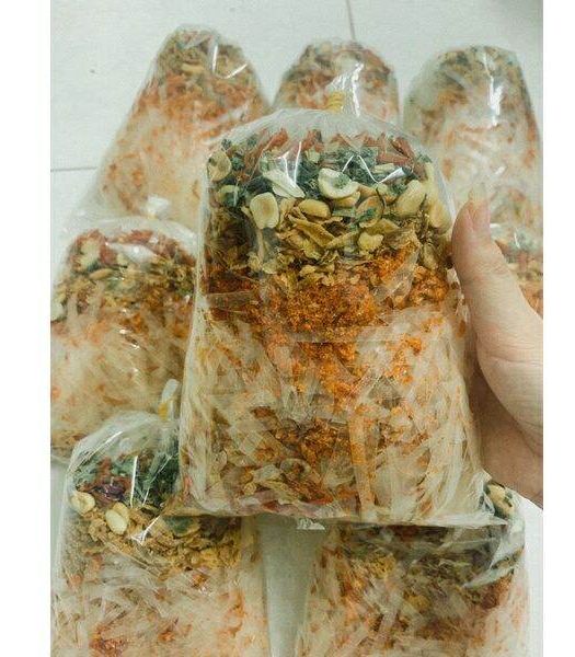 Bánh tráng trộn ngũ vị có kèm sốt ngon - Bánh tráng
