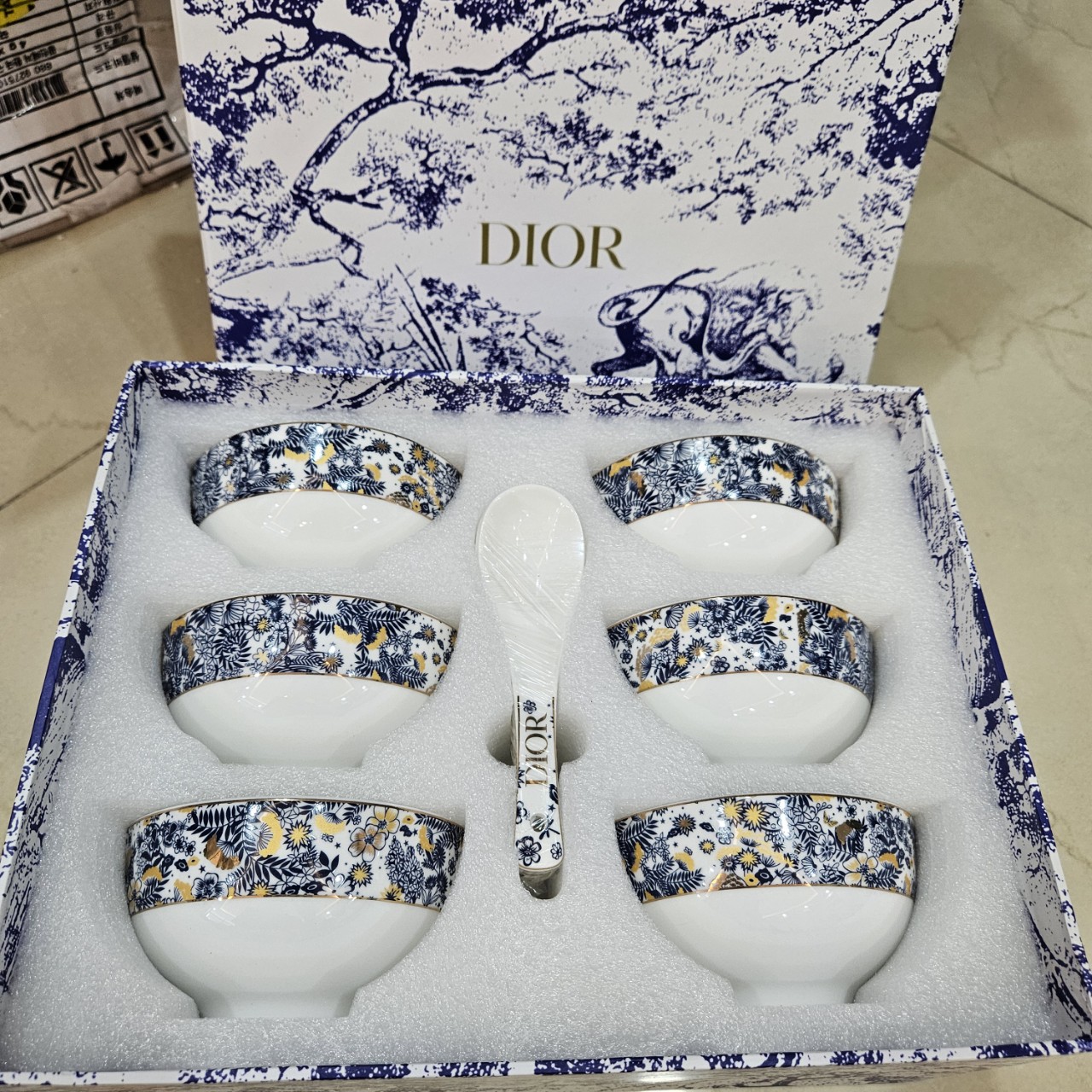 Bộ 6 chén và muỗng ăn cơm Dior họa tiết hoa mạ vàng gốm sứ