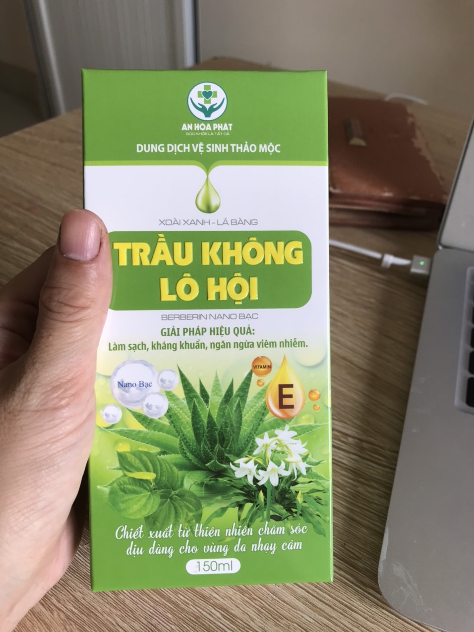 Dung dịch vệ sinh trầu không, lô hội (hàng chuẩn, có giấy tờ đầy đủ)