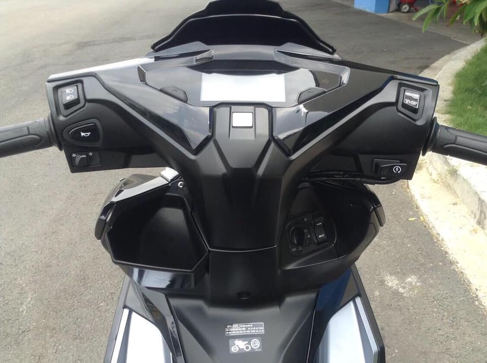 Hộp để đồ xe air blade 2020-2022