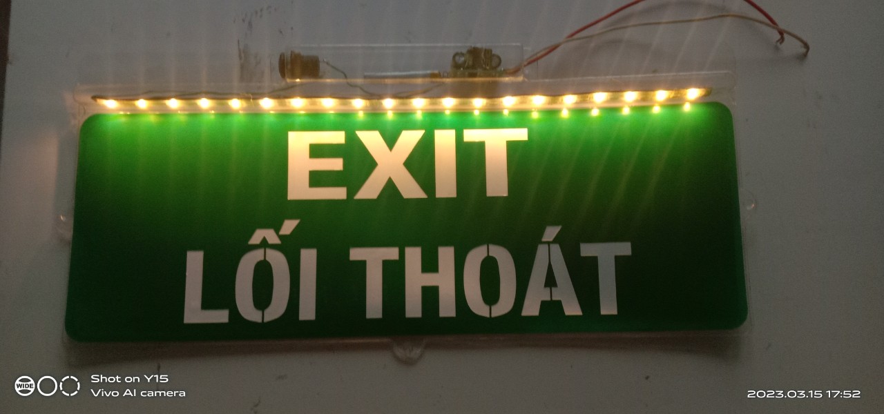 Biển, bảng , chỉ dẫn, thoát hiểm có gắn đèn led
