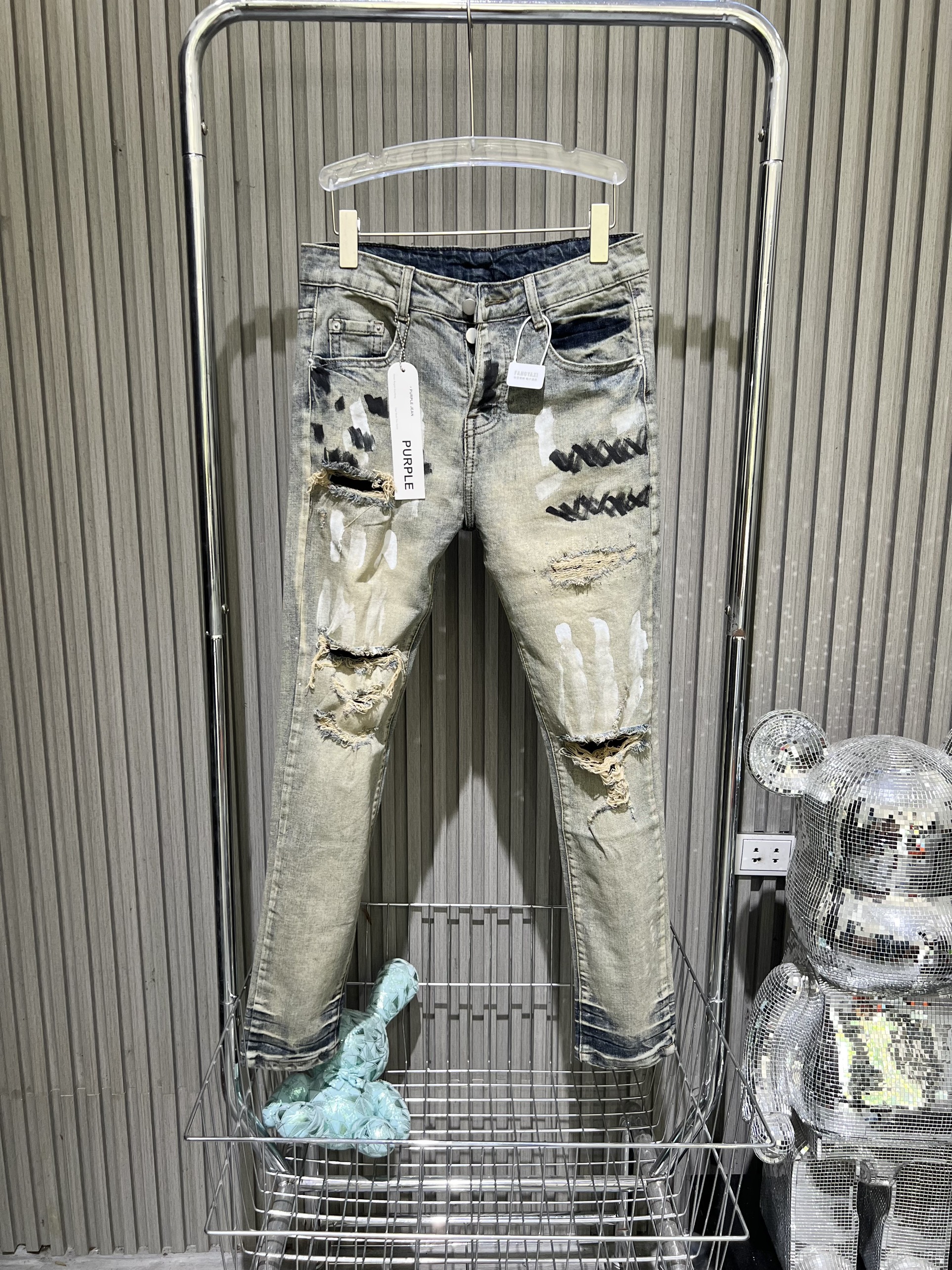  Quần jean   bò   nam Purple xanh bẩn vẩy sơn 4 cúc rách gối dáng boy phố 