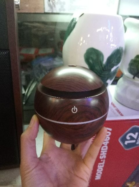 (Tặng 1 tinh dầu),Máy xông tinh dầu tạo ẩm vân gỗ.