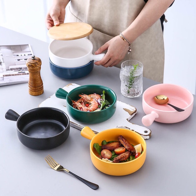 Thố sứ tráng men chịu nhiệt, có tay cầm tiện dụng